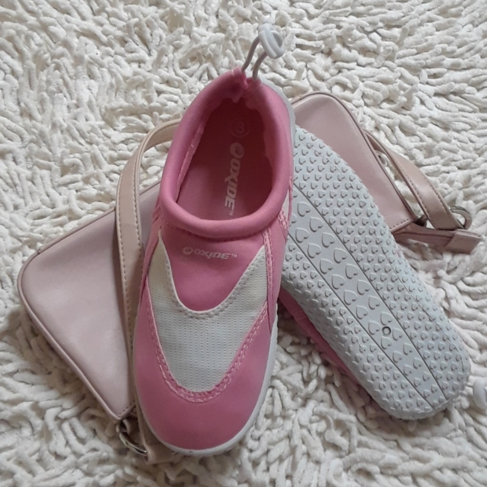 Oxide size 3 Pink and white Surf or Water shoes